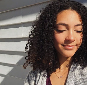 Meet your Posher, Amira